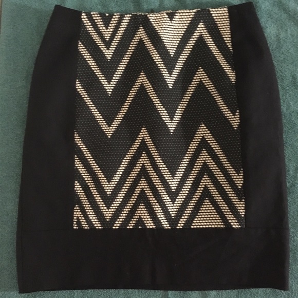Worthington Dresses & Skirts - Women’s Worthington 19” Black and White Skirt